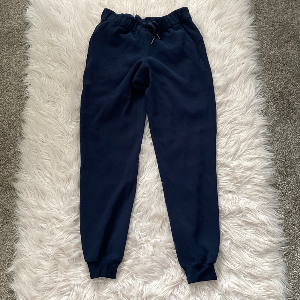 Lululemon On The Fly Jogger Woven 28” Size 4